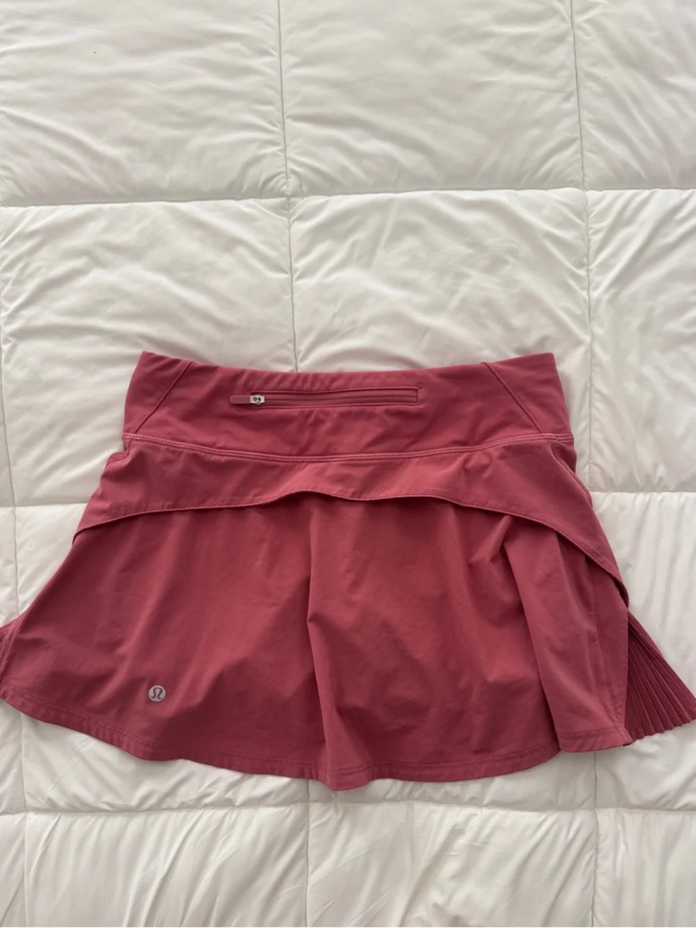 lululemon athletica Play off the Pleats skirt - Cherry Mint